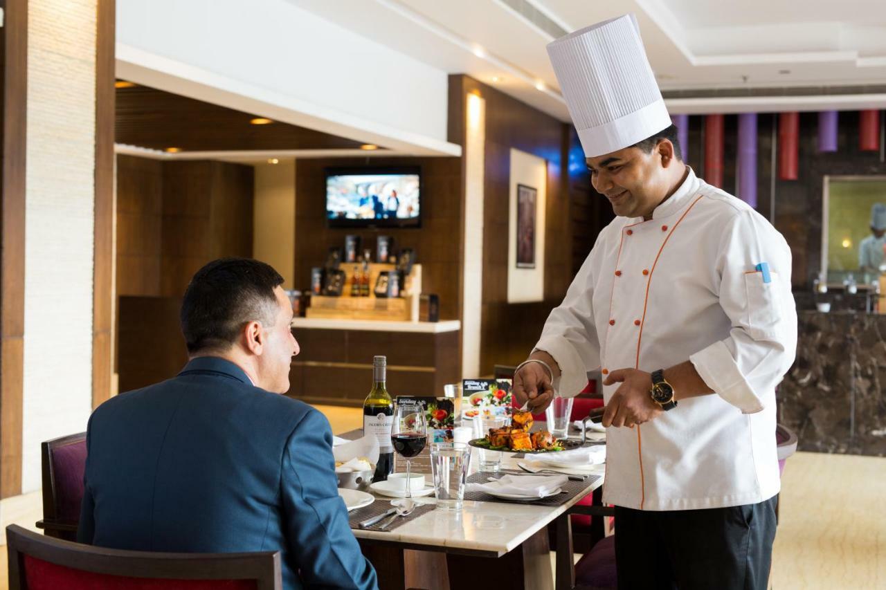 Golden Tulip Chandigarh, Панчкула Экстерьер фото