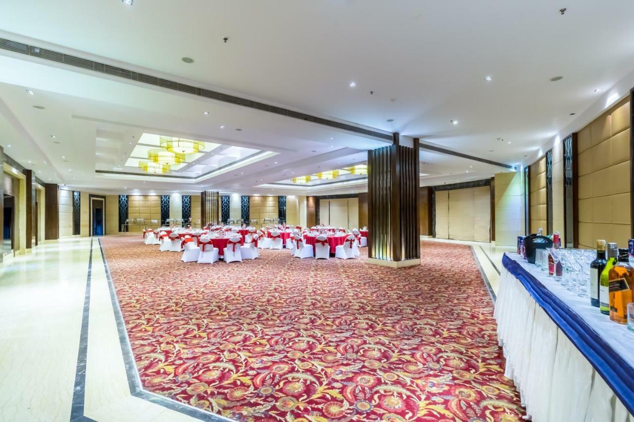 Golden Tulip Chandigarh, Панчкула Экстерьер фото